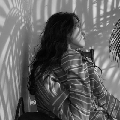 伤感的qq头像女 女生头像黑白孤独伤感