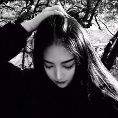 伤感的qq头像女 女生头像黑白孤独伤感