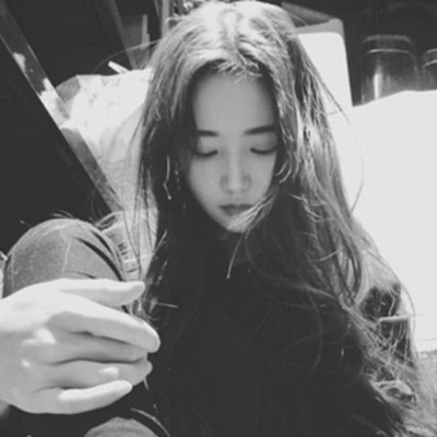伤感的qq头像女 女生头像黑白孤独伤感