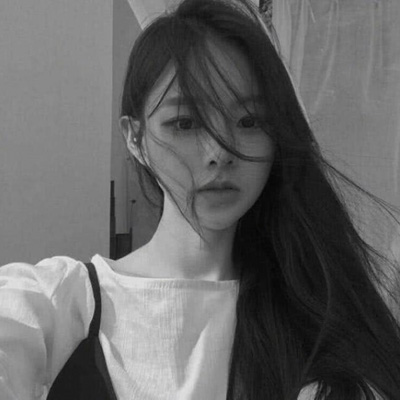 伤感的qq头像女 女生头像黑白孤独伤感