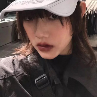 冷酷头像女生 超好看真人女汉子图片