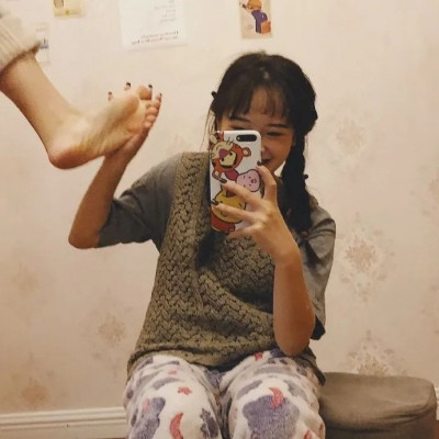 女生素描头像照片素材图片