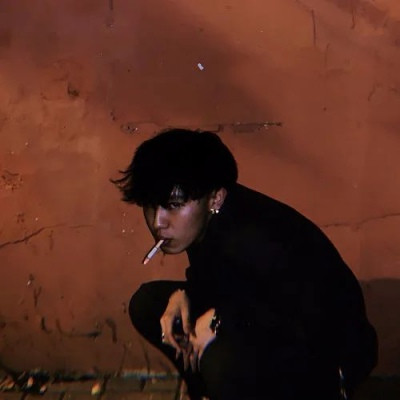 很丧很绝望的男生头像图片高清帅气高冷图片
