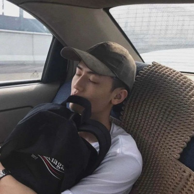 很丧很绝望的男生头像图片高清帅气高冷图片