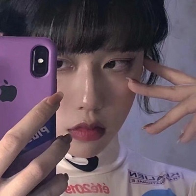 qq女生头像粉色衣服