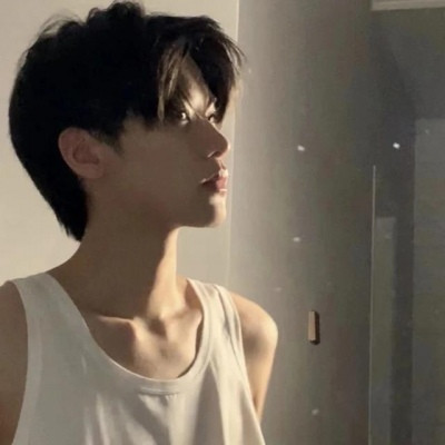 ins高冷欧美头像男生有纹身图片