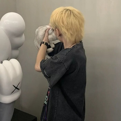 ins高冷欧美头像男生有纹身图片