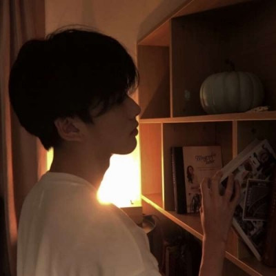 ins高冷欧美头像男生有纹身图片