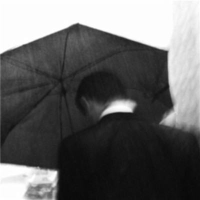 短发女生背影头像唯美图片