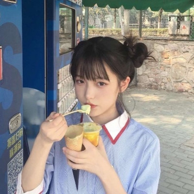 现代人物头像女生头像