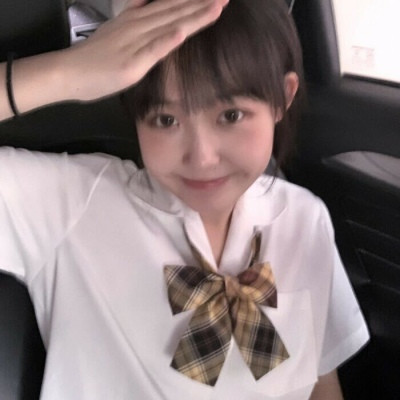 现代人物头像女生头像