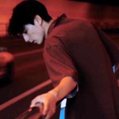 帅气白色头发霸气头像男生图片大全图片