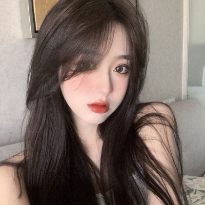 女生黑色衣服高冷头像图片