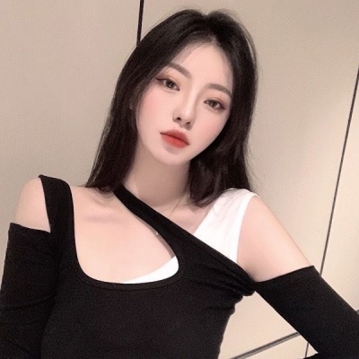 女生黑色衣服高冷头像图片