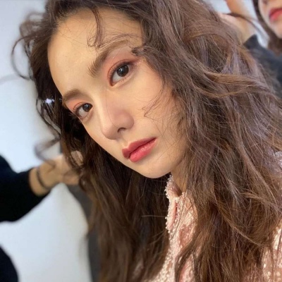 qq头像女生闺蜜3张
