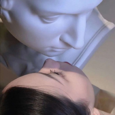 qq头像女生闺蜜3张