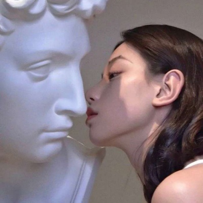 qq头像女生闺蜜3张