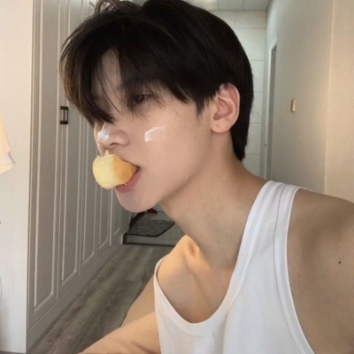 气质潮流耐看的帅气创可贴男生动漫头像图片