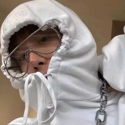 气质潮流耐看的帅气创可贴男生动漫头像图片