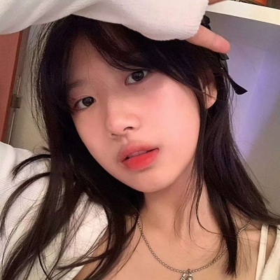 qq高清女生头像带字图片