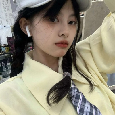 qq高清女生头像带字图片