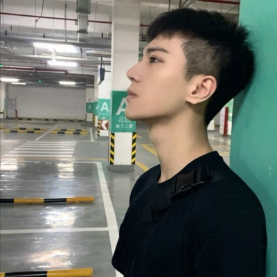 潮男专用的帅气头像2021成熟头像清新男生图片