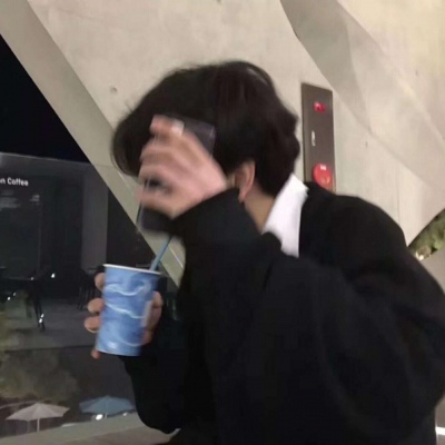 2021最流行冷酷帅气的黑伤感头像男生图片