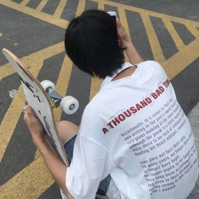 令人瞬间爱上的头像男生动漫微博图片