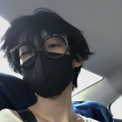 令人瞬间爱上的头像男生动漫微博图片