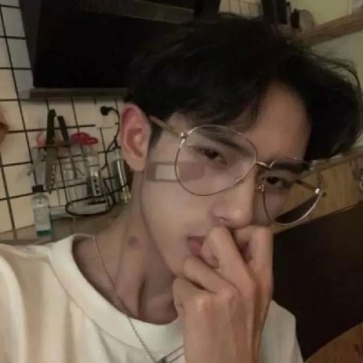 令人瞬间爱上的头像男生动漫微博图片