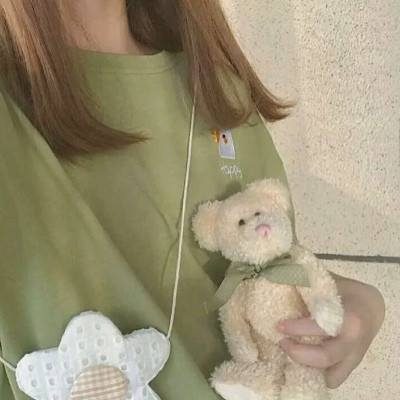 黑色衣服女生头像清新