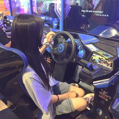 黑色衣服女生头像清新
