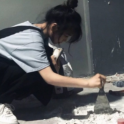 黑色衣服女生头像清新
