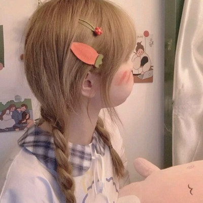 黑色衣服女生头像清新