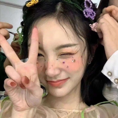 qq动漫长发女生头像