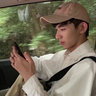 抖音里最深情迷人的用面具做头像的男生是什么性格