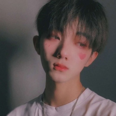 抖音里最深情迷人的用面具做头像的男生是什么性格图片