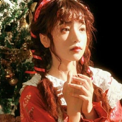 高清红色的2021年微信本命年头像黑白长腿女神头像女生图片