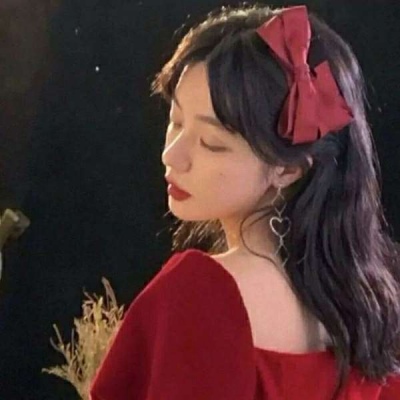 高清红色的2021年微信本命年头像黑白长腿女神头像女生图片