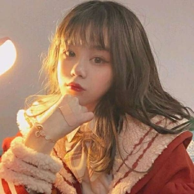 高清红色的2021年微信本命年头像黑白长腿女神头像女生图片