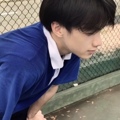 2021一组神仙颜值的高清男生头像 痞帅图片