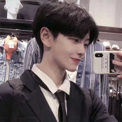 2021一组神仙颜值的高清男生头像 痞帅图片