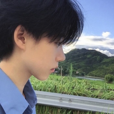 2021一组神仙颜值的高清男生头像 痞帅图片