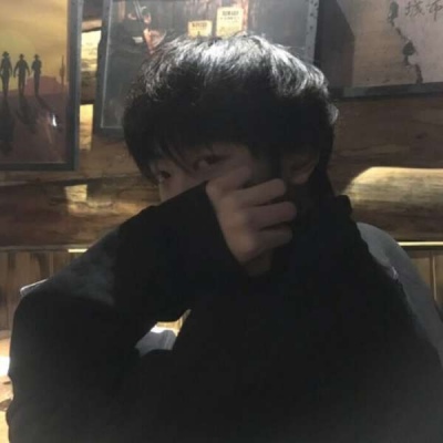 ins超火的潮流拿着花的男生头像Q图片