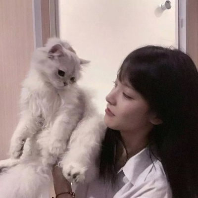 女生抽烟伤感带字头像图片