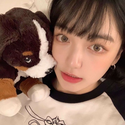 女生抽烟伤感带字头像图片