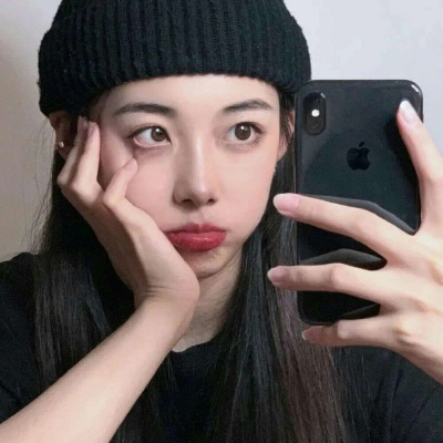 女生抽烟伤感带字头像图片