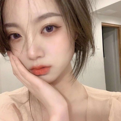女生抽烟伤感带字头像图片