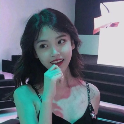 女生抽烟伤感带字头像图片