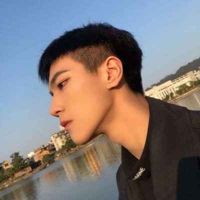 男神才敢用的高级感帅哥头像头像男生孤傲图片